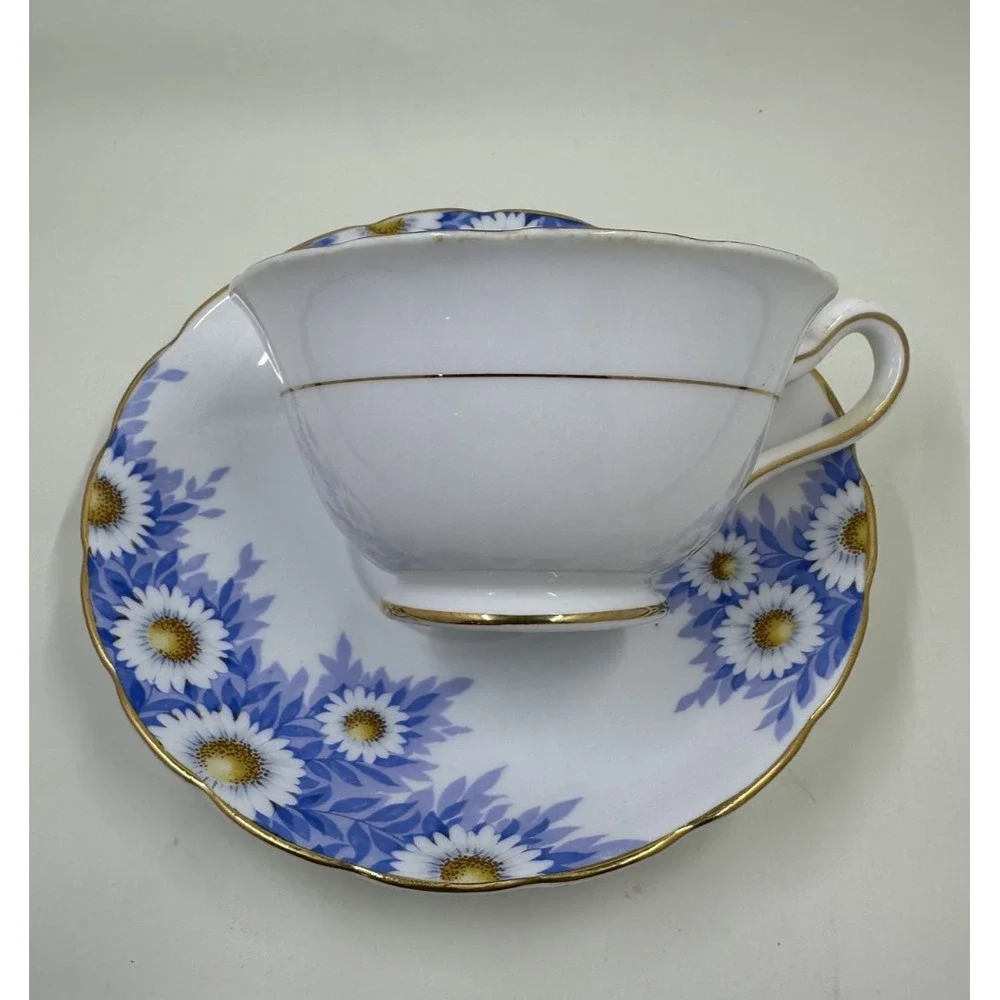 Grosvenor Bone China Tea Cup & Saucer‎ Blue Daisy Floral England Vintage
